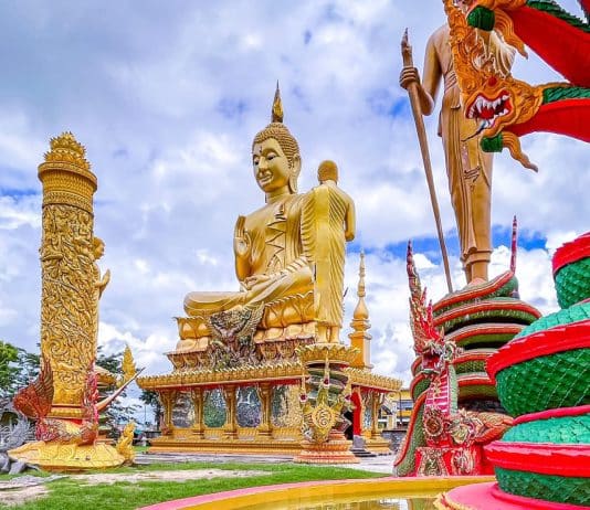 วัดพรหมวิหาร ยโสธร สักการะพระพุทธรูปองค์ใหญ่